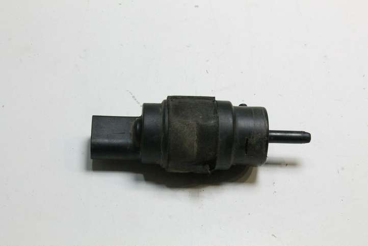 Audi A5 (2007 - 2011)  8K5955647 Насос оконной жидкости (стекол)