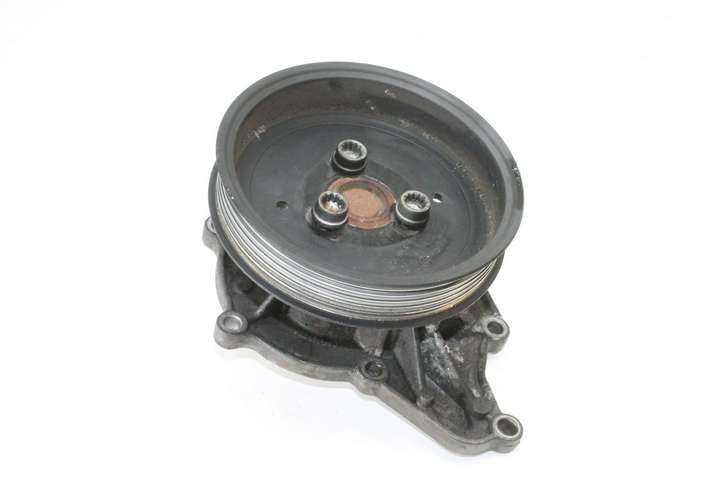 Audi A4 (2004 - 2009)  059121031L Водяной насос