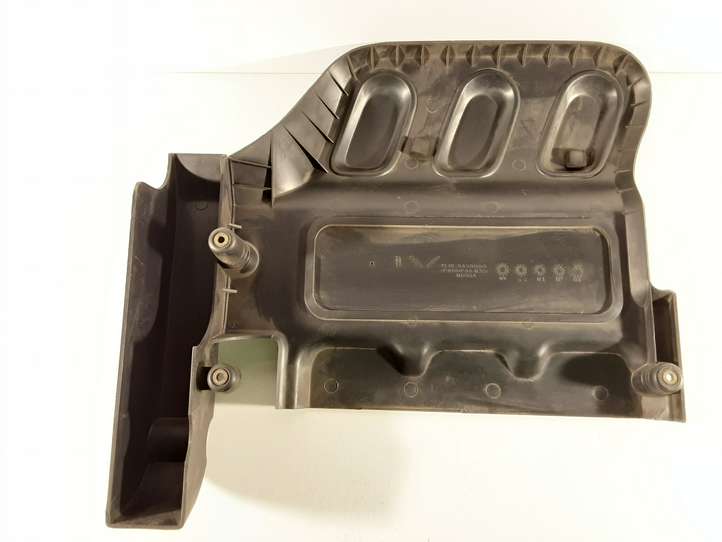 Ford Maverick (2000 - 2004)  YL8E8A590DD Крышка двигателя (отделка)
