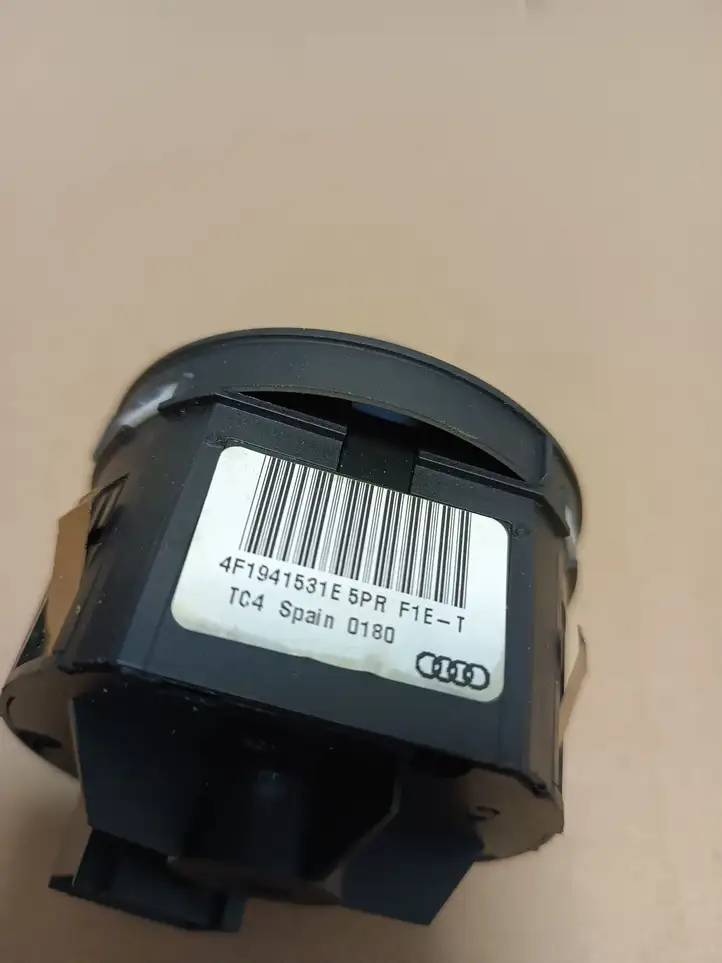 Audi Q7 4L (2005 - 2009) 4F1941531E Включатель фонарей — фото 4