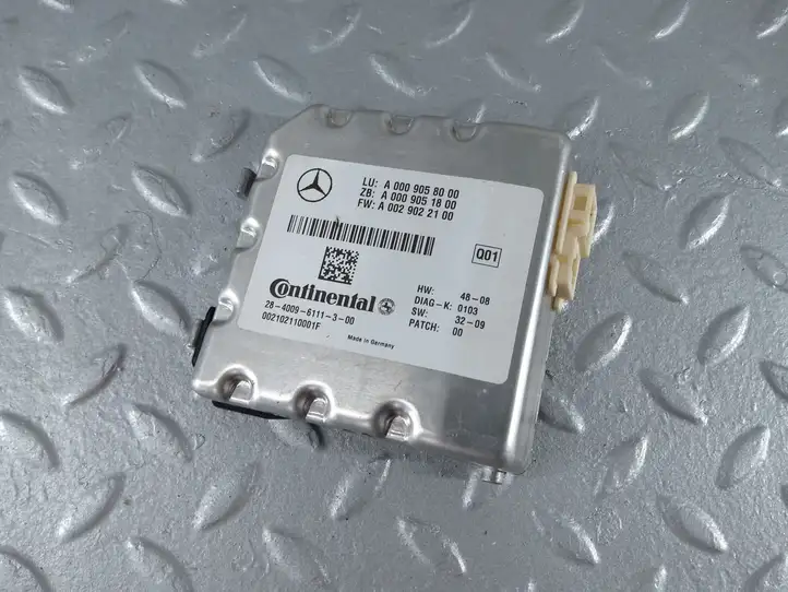 Mercedes-Benz E W212 (2009 - 2016) A0009058000 Камера в лобовом стекле — фото 1