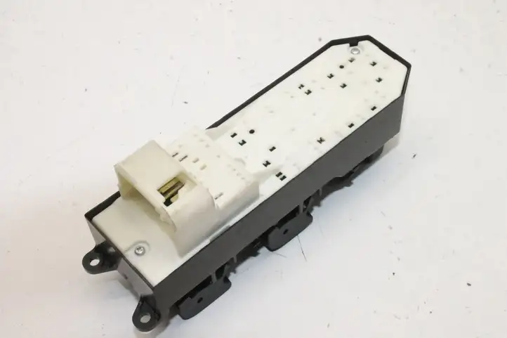 Toyota RAV 4 (XA40) (2012 - 2018) 192830 Кнопка стеклоподъемников — фото 4