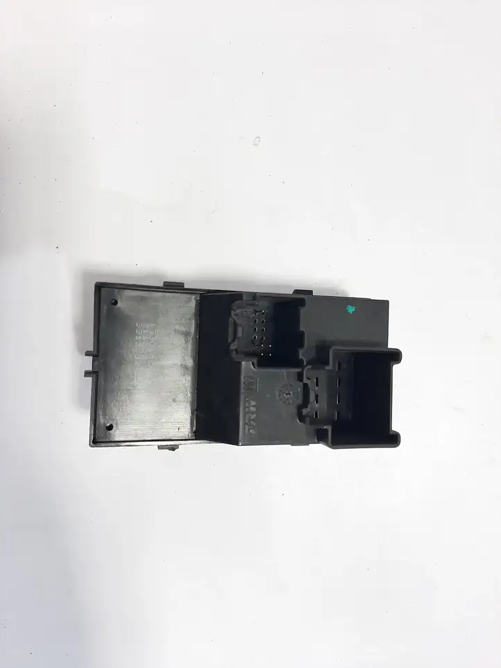 Opel Astra J (2009 - 2012) 13301886 Кнопка стеклоподъемников — фото 3