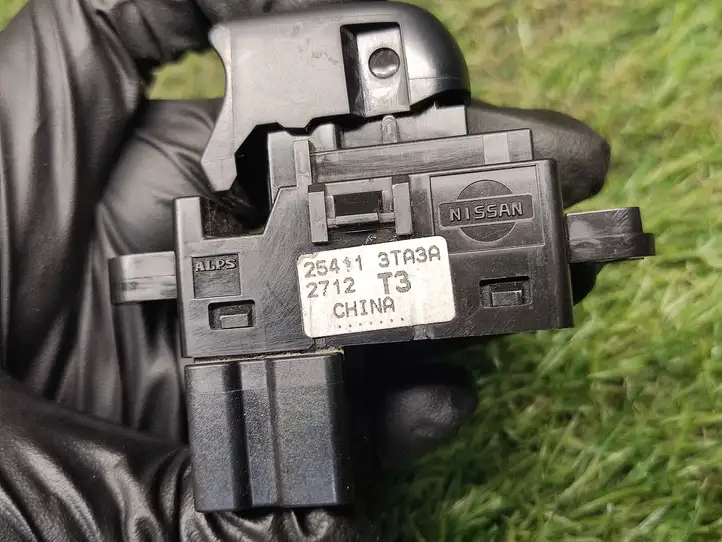 Nissan Pathfinder R52 (2013 - 2016) 254113TA3A Кнопка стеклоподъемников — фото 2
