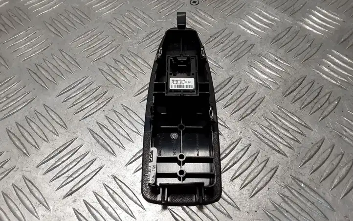 BMW 3 F30 F35 F31 (2012 - 2018) 9208107 Блок кнопок стеклоподъемников — фото 4