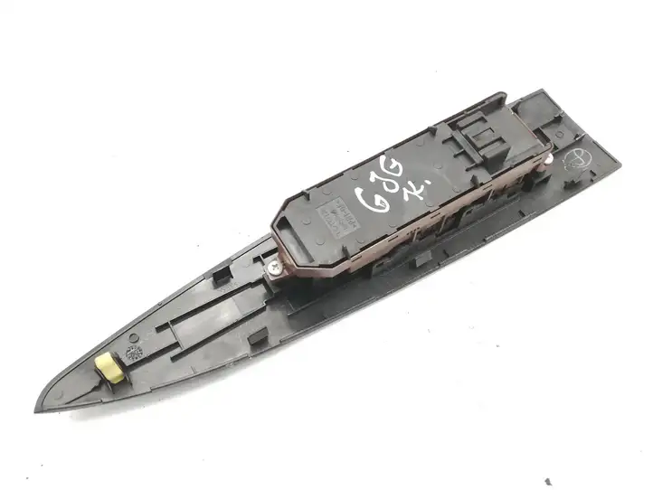 Toyota Auris E180 (2012 - 2018) 7423105200 Кнопка стеклоподъемников — фото 2