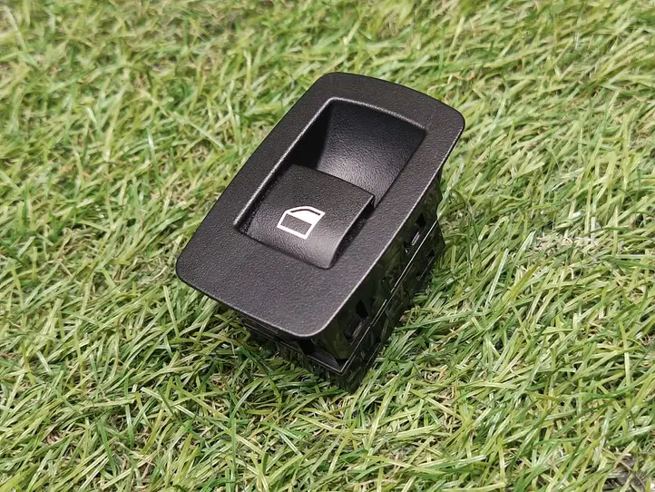 BMW 3 F30 F35 F31 (2012 - 2018) 9208106 Блок кнопок стеклоподъемников — фото 1