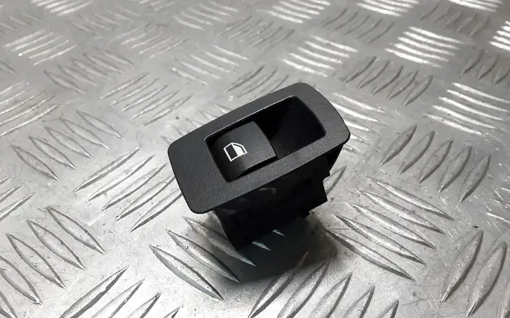 BMW 3 F30 F35 F31 (2012 - 2018)  9208106 Кнопка стеклоподъемников