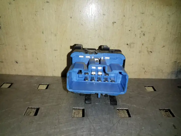 Renault Trafic II (X83) (2002 - 2014) 108269C Кнопка стеклоподъемников — фото 4