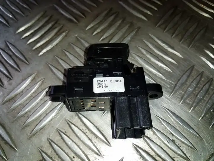 Nissan Qashqai (2010 - 2013) 25411BR00A Кнопка стеклоподъемников — фото 4