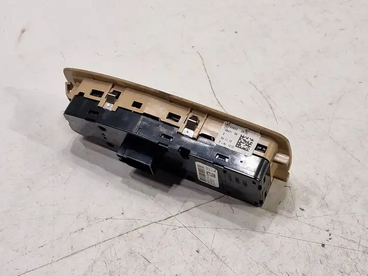 BMW 3 F30 F35 F31 (2012 - 2018) 920811003 Блок кнопок стеклоподъемников — фото 2