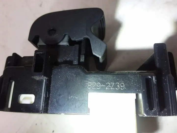 Toyota RAV 4 (XA40) (2012 - 2018) 8292739 Блок кнопок стеклоподъемников — фото 5