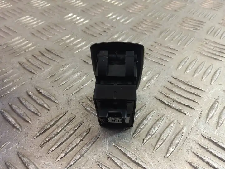 BMW X3 F25 (2010 - 2017) 9208106 Кнопка стеклоподъемников — фото 8