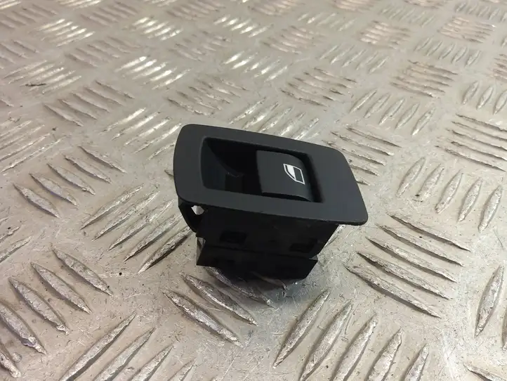 BMW X3 F25 (2010 - 2017)  9208106 Кнопка стеклоподъемников