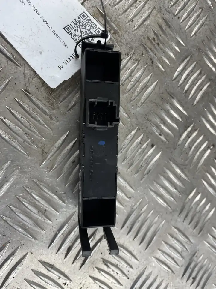 BMW 3 E46 (1998 - 2005) 61318381511 Кнопка стеклоподъемников — фото 3