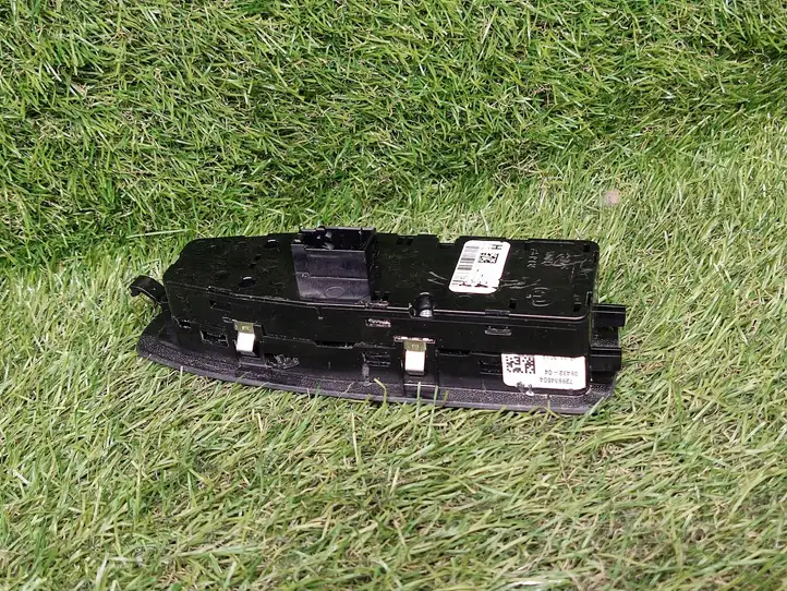 BMW 3 F30 F35 F31 (2012 - 2018) 9208111 Блок кнопок стеклоподъемников — фото 2