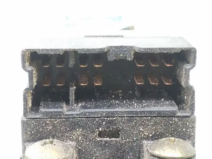 Subaru Outback (1998 - 2003) 83071AE020 Кнопка стеклоподъемников — фото 2
