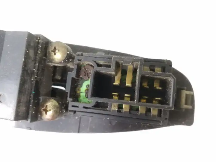 Subaru Outback (1998 - 2003) 83071AE020 Кнопка стеклоподъемников — фото 3