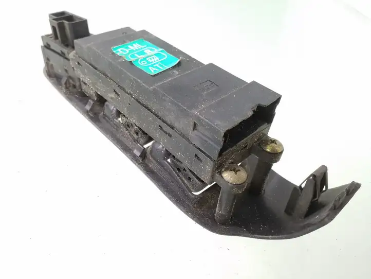 Subaru Outback (1998 - 2003) 83071AE020 Кнопка стеклоподъемников — фото 5