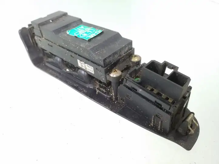 Subaru Outback (1998 - 2003) 83071AE020 Кнопка стеклоподъемников — фото 6