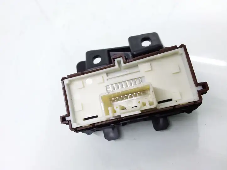 Toyota Auris E180 (2012 - 2018) 8497002090 Другие включатели / ручки/ переключатели — фото 2