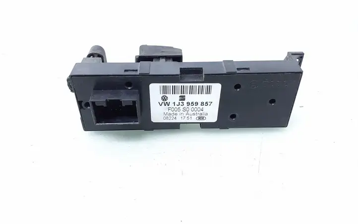 Seat Toledo II (1M) (1998 - 2006) 1J3959857 Блок кнопок стеклоподъемников — фото 3