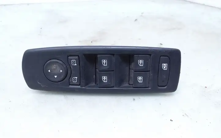 Renault Megane III (2009 - 2016) 809610007R Кнопка стеклоподъемников — фото 1