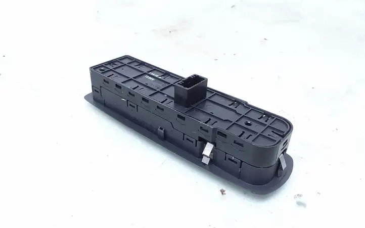 Renault Megane III (2009 - 2016) 809610007R Кнопка стеклоподъемников — фото 2