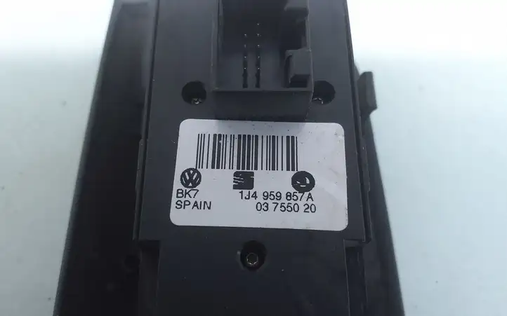 Skoda Octavia Mk1 (1U) (1996 - 2004) 1J4959857A Блок кнопок стеклоподъемников — фото 7