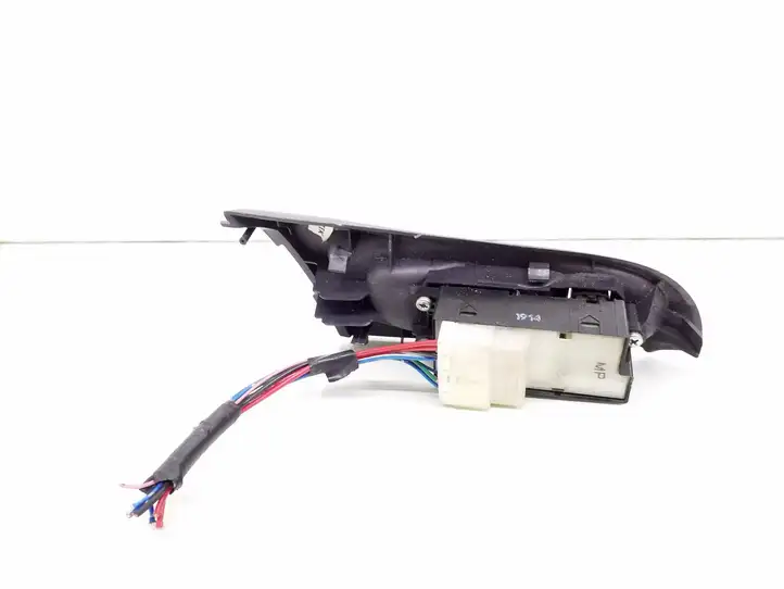Nissan Almera N16 (2000 - 2010) 80961BM500 Блок кнопок стеклоподъемников — фото 2