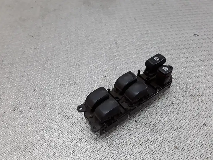 Toyota Avensis Verso (1995 - 2001) 8404044030 Блок кнопок стеклоподъемников — фото 1