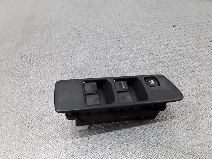 Subaru Forester SF (2000 - 2003) Кнопка стеклоподъемников — фото 1