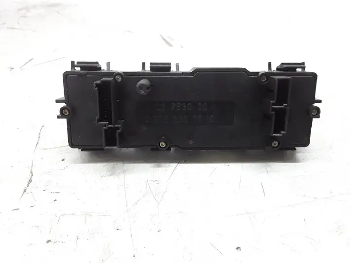 Mercedes-Benz CLK A208 (1997 - 2002) 2088200010 Блок кнопок стеклоподъемников — фото 2