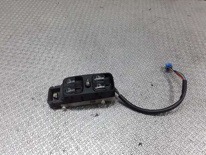 Mercedes-Benz C W203 (2000 - 2007) A2038210679 Блок кнопок стеклоподъемников — фото 1