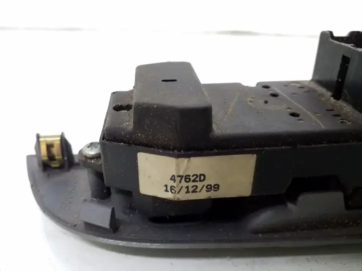 Toyota Corolla E110 (1995 - 2002) 4762D Кнопка стеклоподъемников — фото 2