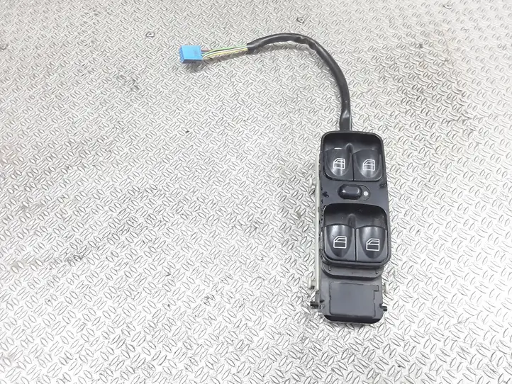 Mercedes-Benz C W203 (2000 - 2007) A2038218051 Блок кнопок стеклоподъемников — фото 1