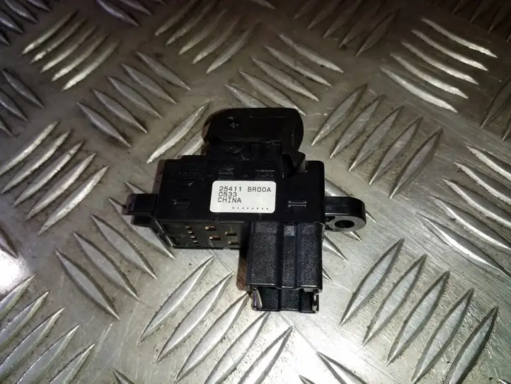 Nissan Qashqai (2010 - 2013) 25411BR00A Кнопка стеклоподъемников — фото 2