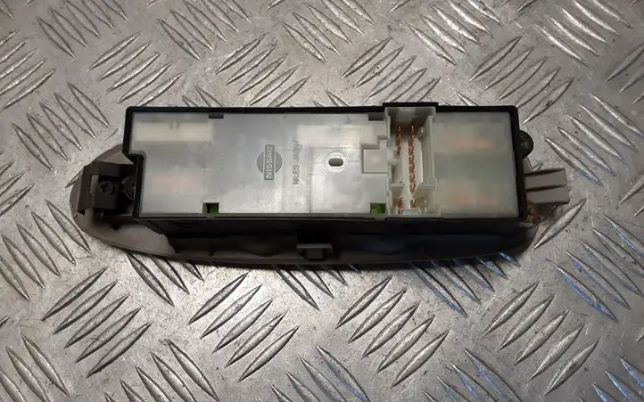 Nissan (2000 - 2006) 80961BU400 Кнопка стеклоподъемников — фото 4