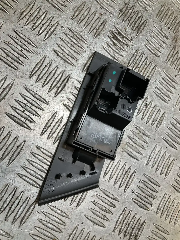 Opel Astra J (2012 - 2015) 13301886 Кнопка стеклоподъемников — фото 2