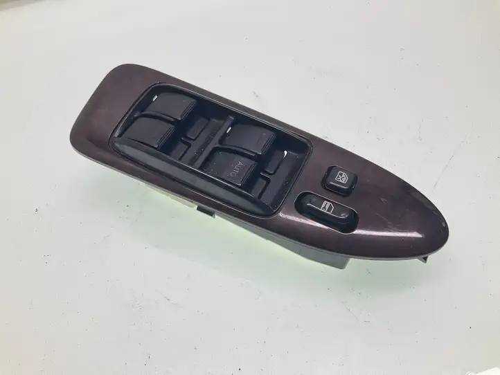 Toyota Camry (1996 - 2001) Кнопка стеклоподъемников — фото 1