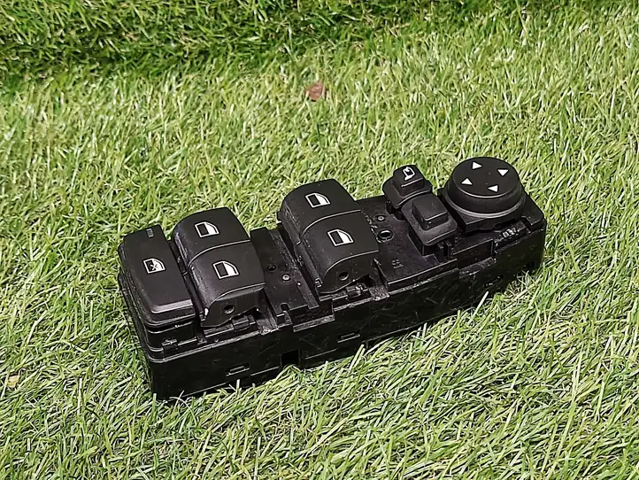 BMW 5 F10 F11 (2009 - 2016) 9238239 Блок кнопок стеклоподъемников — фото 1