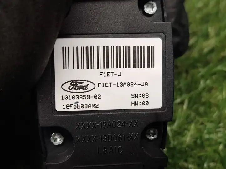 Ford Focus ST (2015 - 2018) F1ET13A024JA Включатель фонарей — фото 3