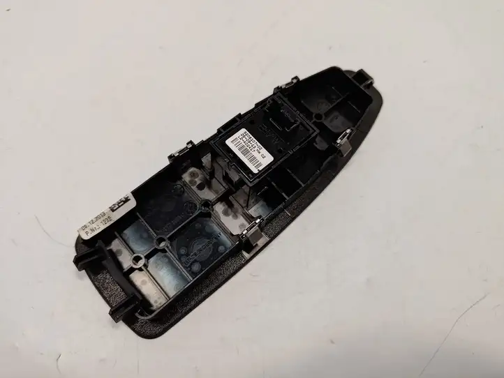 BMW 3 F30 F35 F31 (2012 - 2018) 9208107 Блок кнопок стеклоподъемников — фото 3