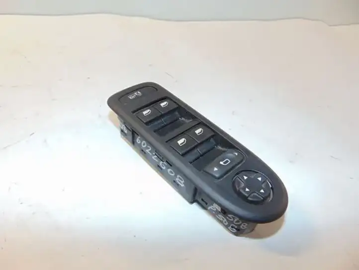 Peugeot 508 (2010 - 2014) 98026375ZD Блок кнопок стеклоподъемников — фото 4