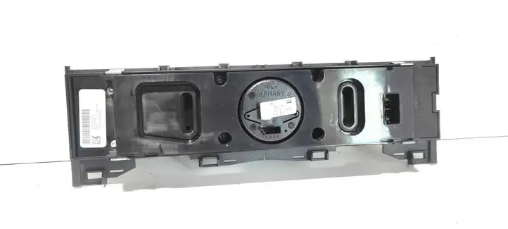 Land Rover Range Rover L322 (2005 - 2009) YFB000092 Часы — фото 2