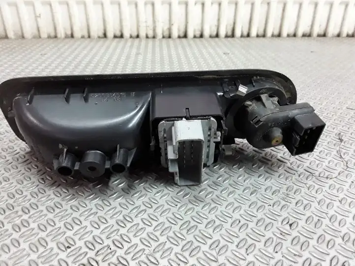 Renault Twingo II (2007 - 2014) 8200356515B Кнопка стеклоподъемников — фото 2