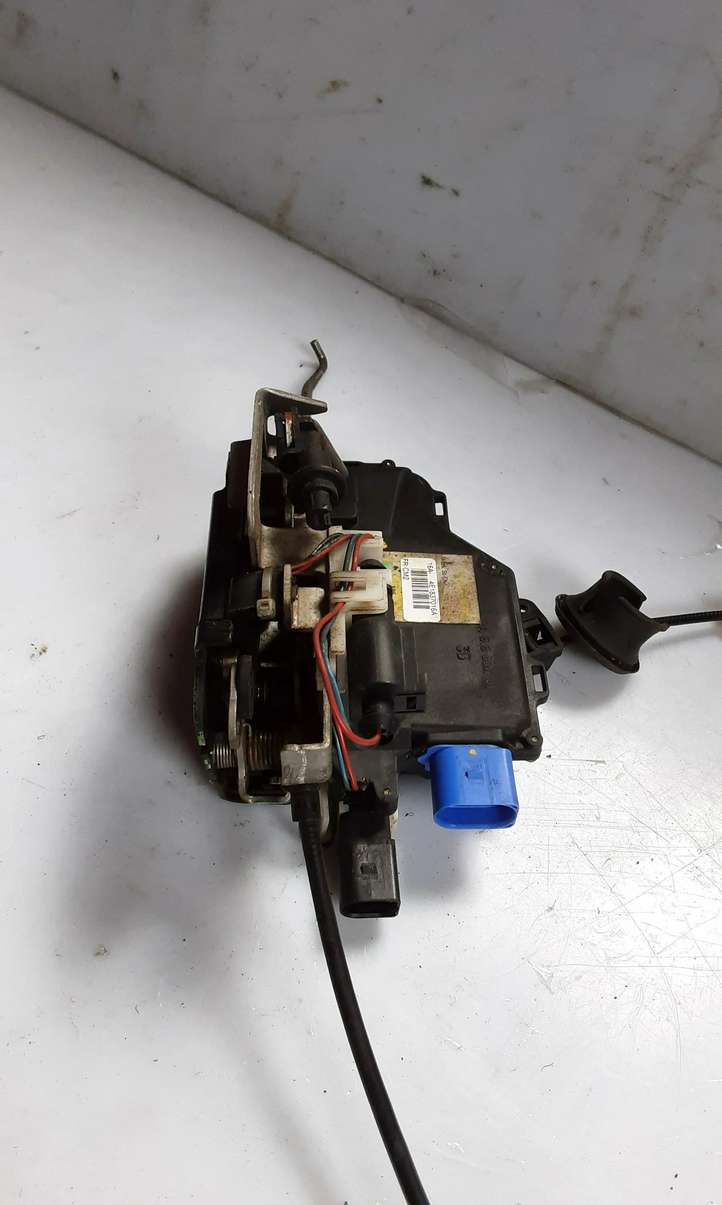 Audi A8 (2002 - 2005)  4E1837016A Замок передней двери