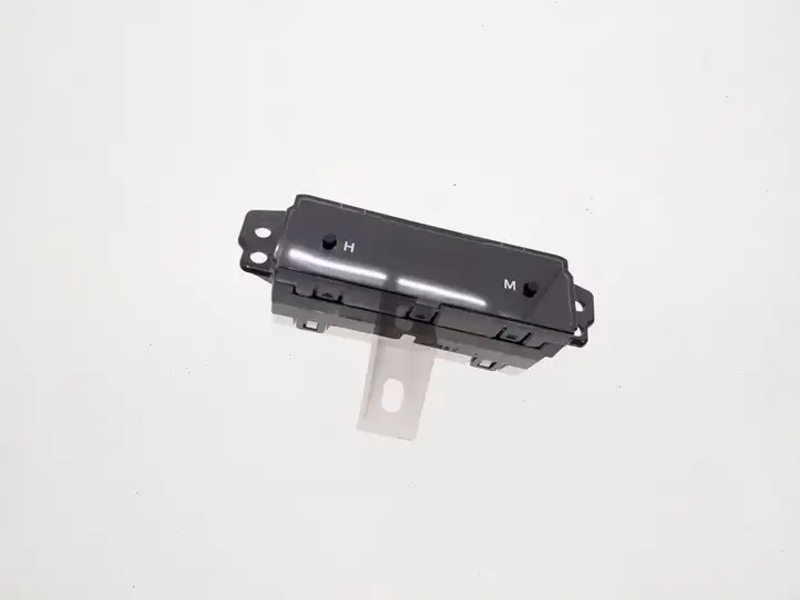 Toyota Corolla E140 E150 (2007 - 2013) 8391002140 Часы — фото 1
