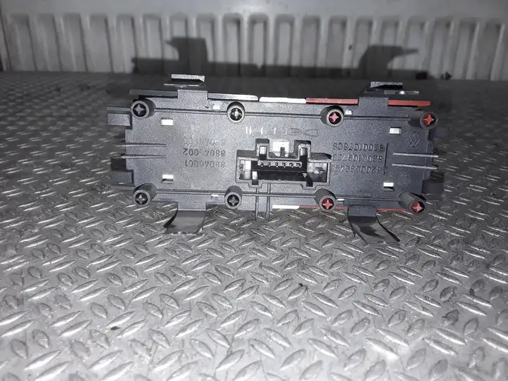 Renault Megane II (2002 - 2005) 8200095493 Включатель аварийных фонарей — фото 1