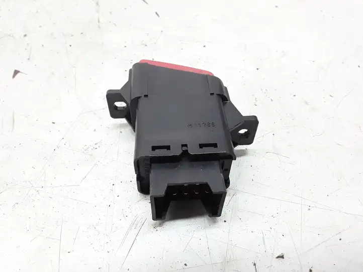 Honda CR-V (2001 - 2004)  M11769 Включатель аварийных фонарей